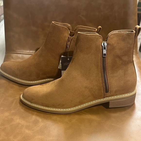 Universal Thread Brenna Ankle Boots Flat-Tan - Picture 1 of 5